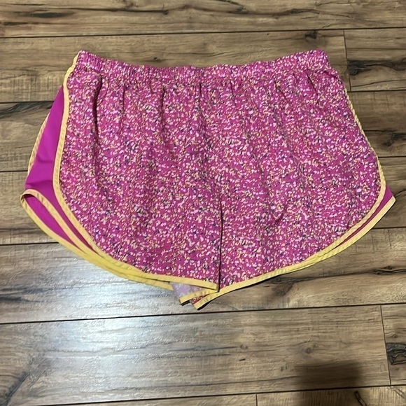 Nike Dri-Fit Tempo Lined Run Shorts Pink Yellow Women's elastic waist size 3x - Picture 5 of 5